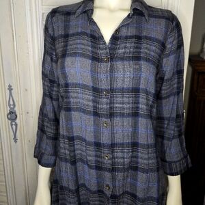 HAZEL Long button-down shirt with fun hemline